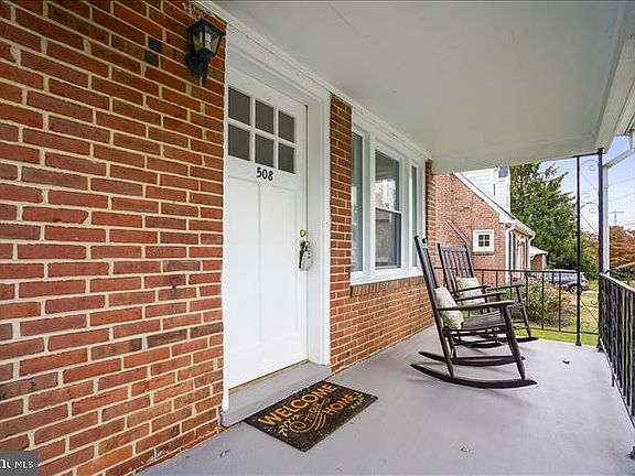 Lovely porch to sit and relax.