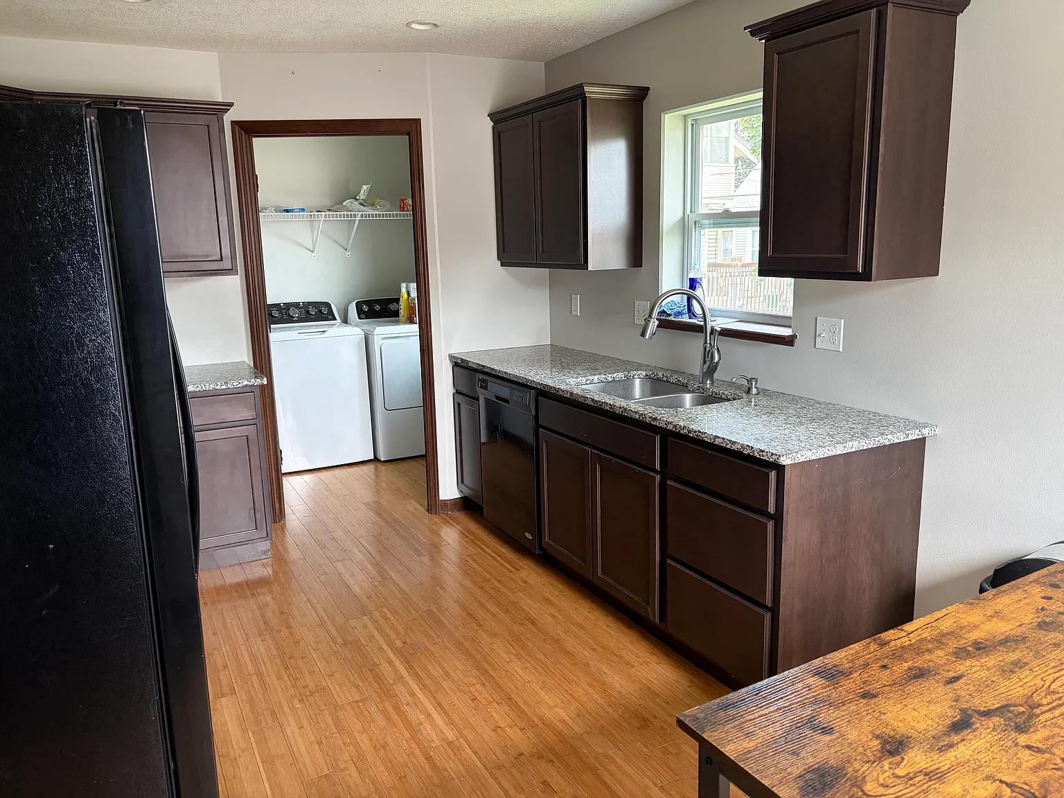 5 bed, 1888 sqft, $5,000 — Photo 3