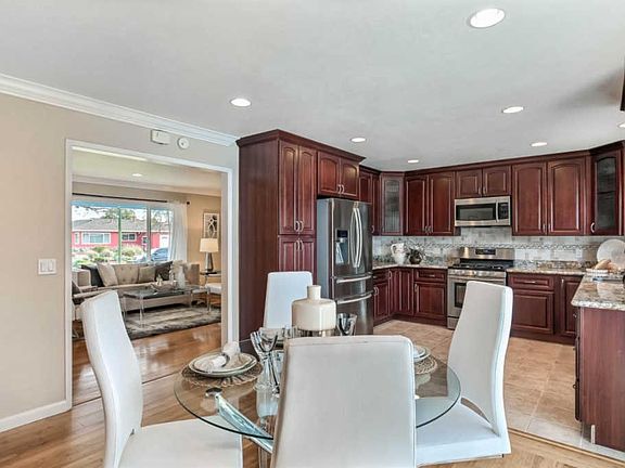 5th image of 897 Brentwood Dr