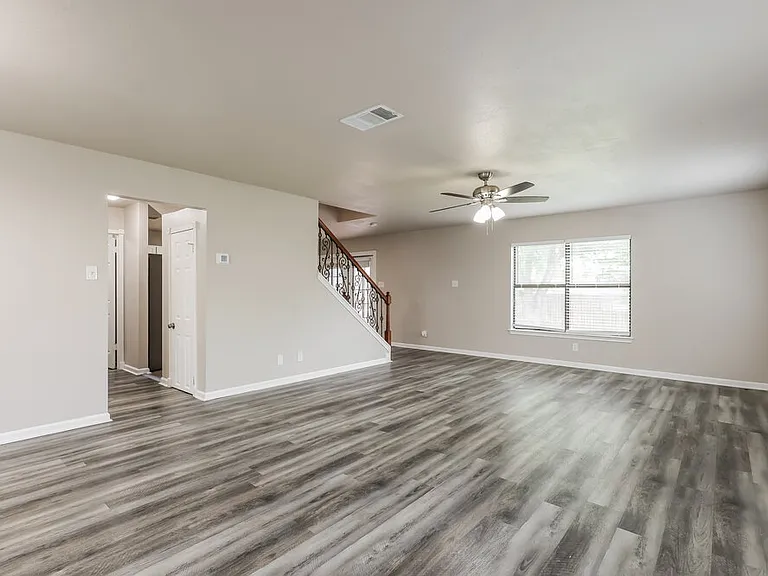 8151 Cheryl Meadow Dr — Photo 4