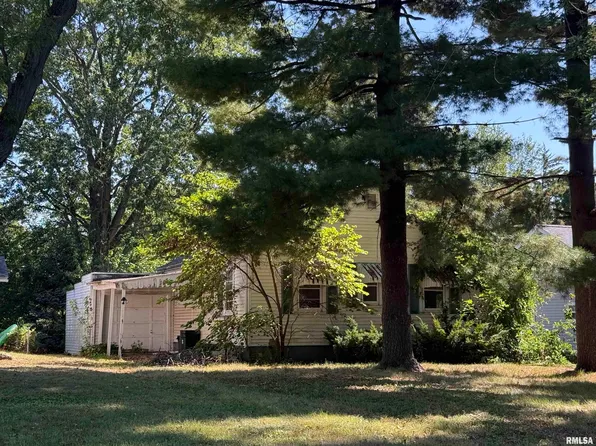 1097 N Academy St, Galesburg, IL 61401