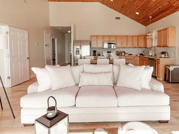 6717 Belle Fontaine Dr #Id1032111p, Ocean Springs, MS 39564