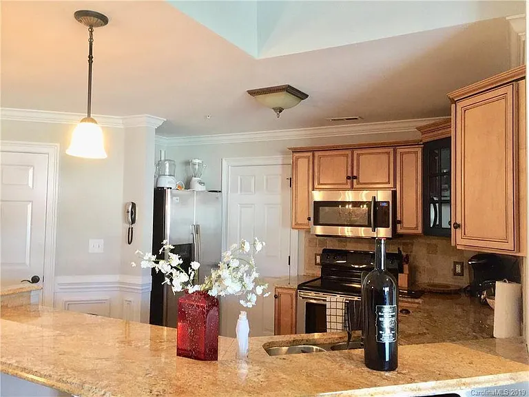 1205 Torrence Cir — Photo 7
