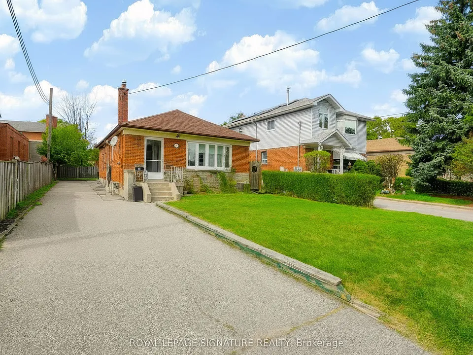 66 Miramar Cres #BASEMENT