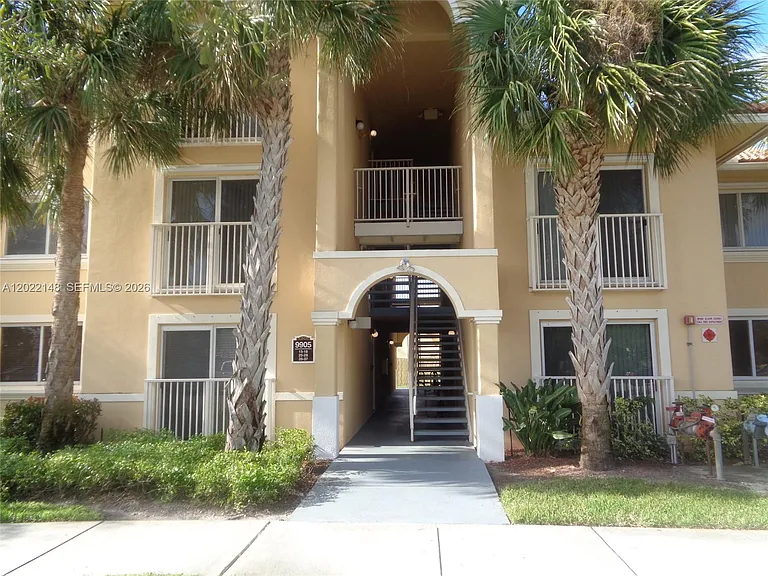 9905 Westwood Dr #18-3 — Photo 2