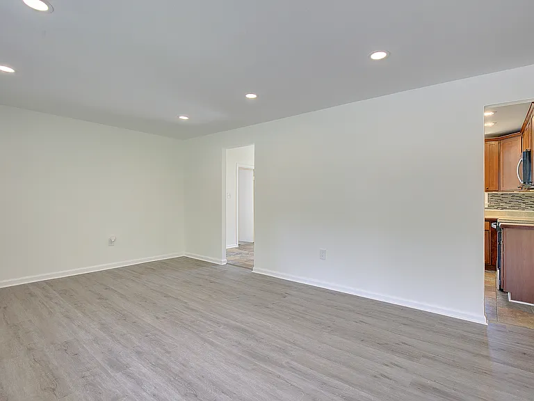 6417 Kaine Dr — Photo 10