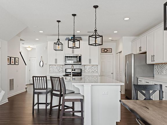 5th image of 7161 Walnut Grove Way N