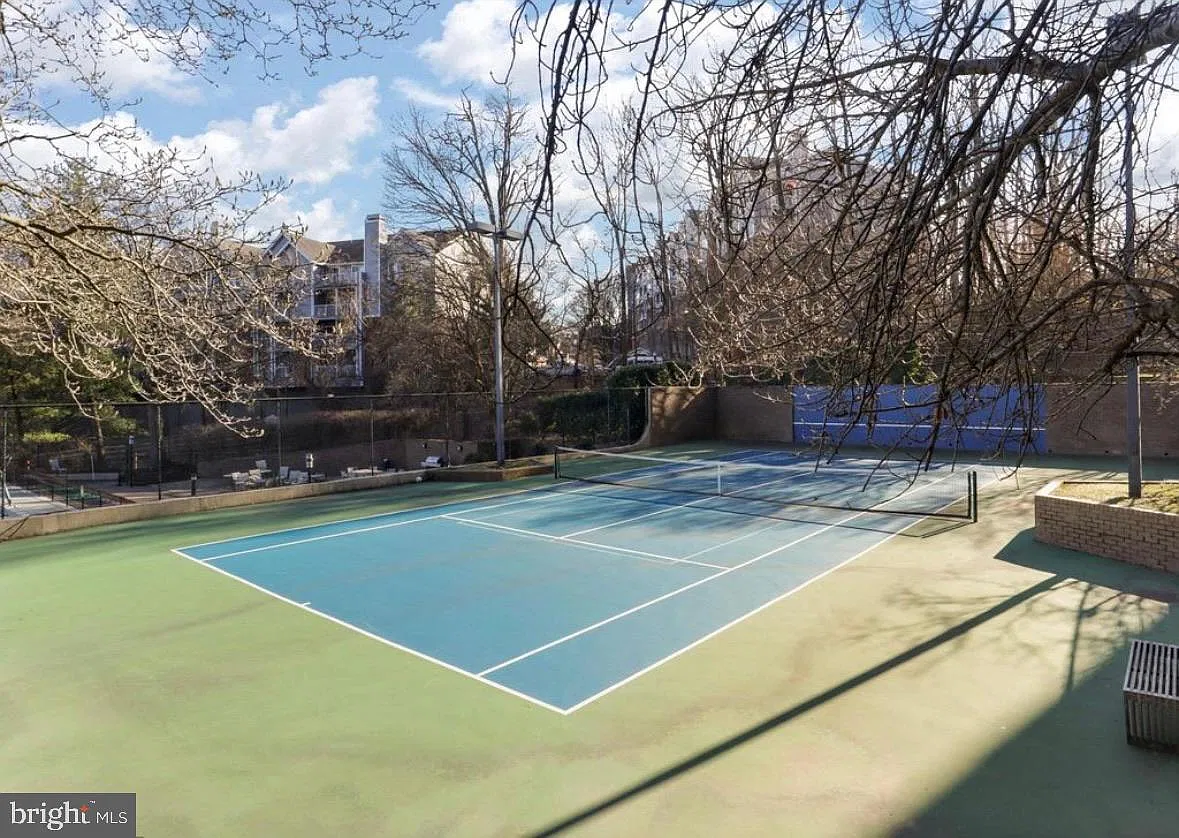 5500 Holmes Run Pkwy — Photo 3