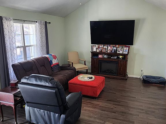 2nd image of 852 Tomahawk Court