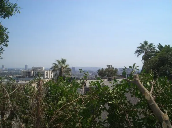 1325 Londonderry Pl, Los Angeles, CA 90069