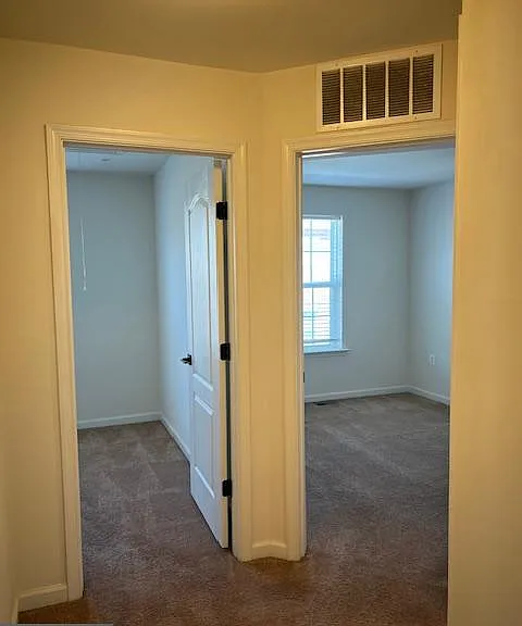 10608 Eastland Cir — Photo 25