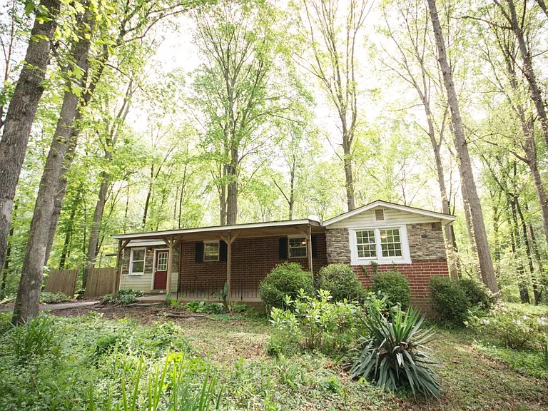 207 Woody Dr — Photo 4
