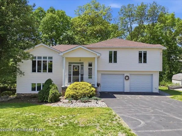 240 Oxford Cir, Stroudsburg, PA 18360