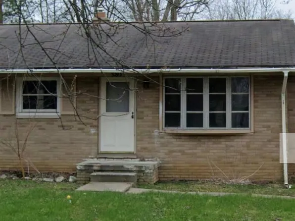 3295 Spring Valley Dr, Flint, MI 48504