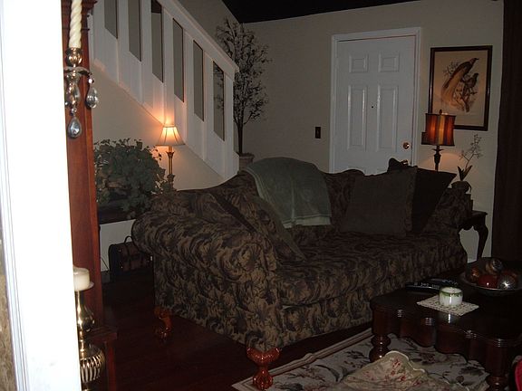 Living Room/Staircase