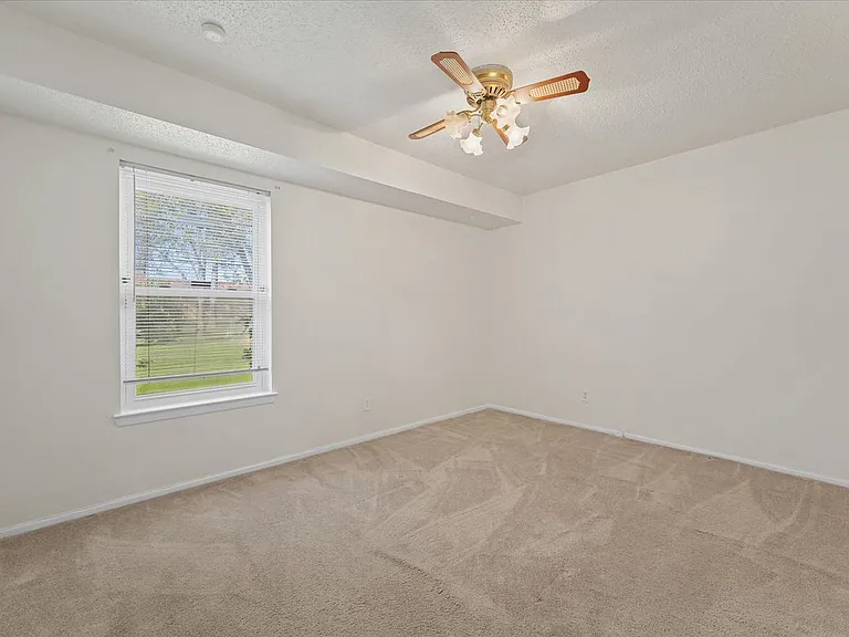 3229 Oak Timber Dr — Photo 6