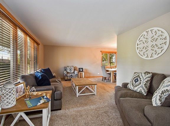 4th image of 795 Churchill Dr