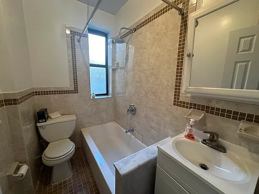 Rented by Voro Purple LLC | media 12