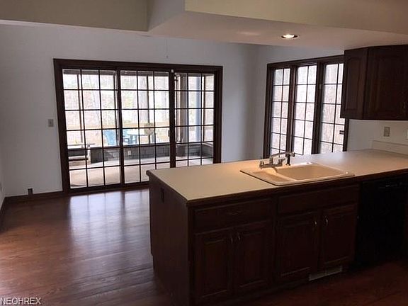 3rd image of 25 Park Ln