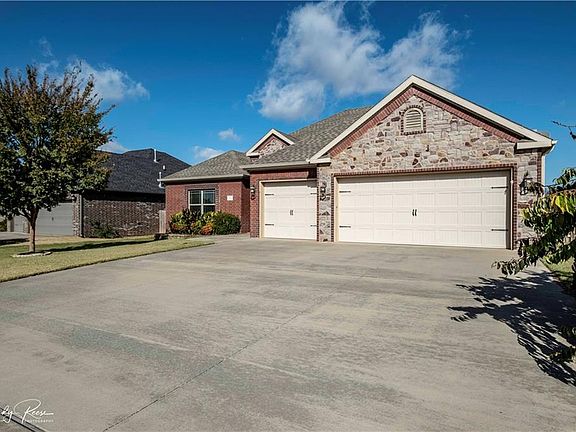 2nd image of 4204 SW Beech Ln