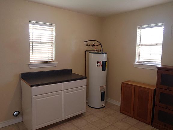 4th image of 8525 Sunflower Ln