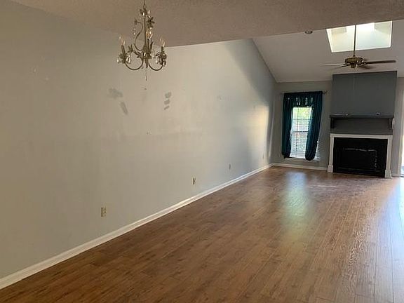 3rd image of 390 Windermere Blvd APT C