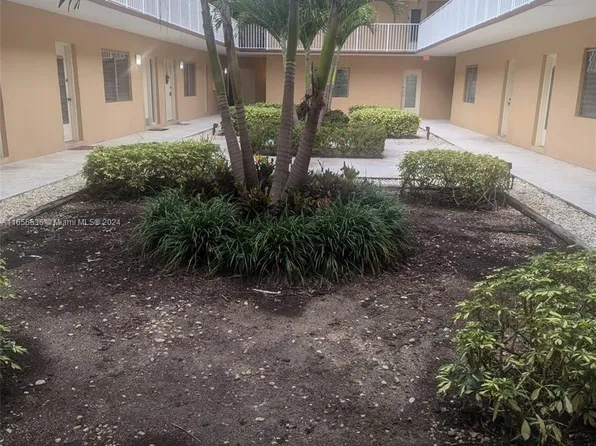 5425 SW 77th Ct APT 101D, Miami, FL 33155