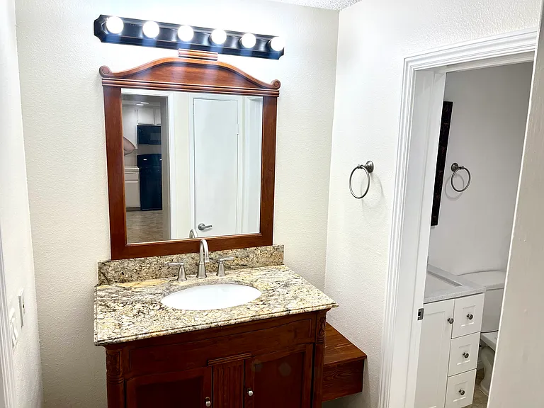 600 W 3rd St #B216 — Photo 8