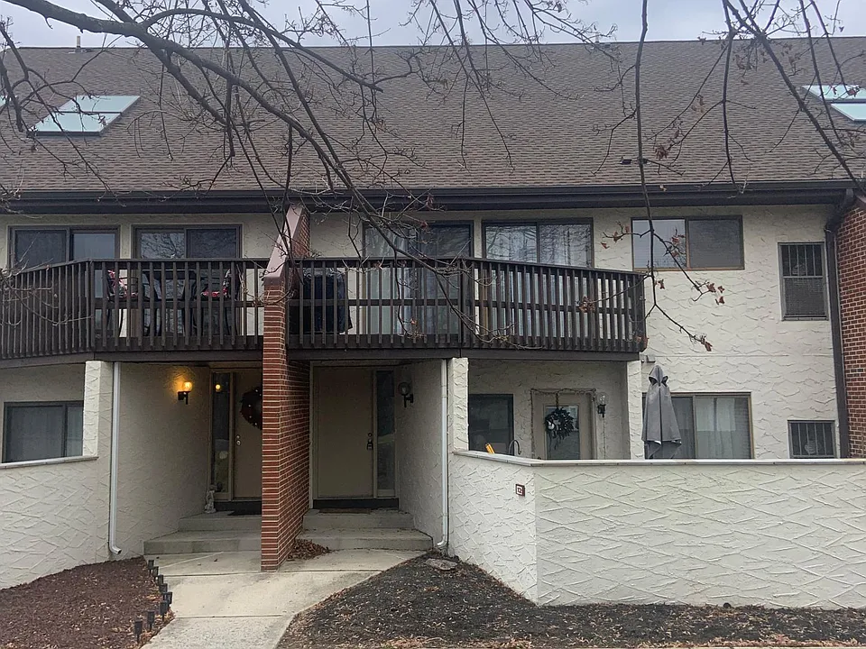 640 Geneva Dr #12