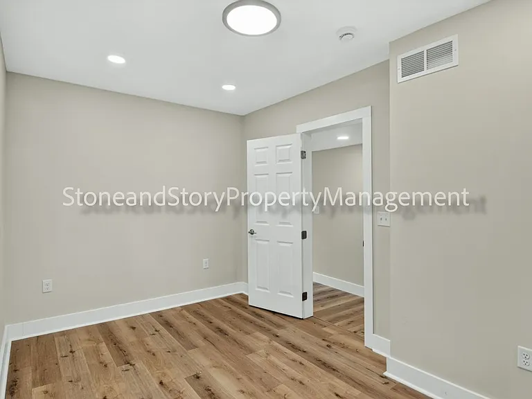 414 NE Grattan St — Photo 13