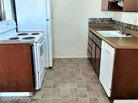 5th image of 1120 W Lockeford St #7