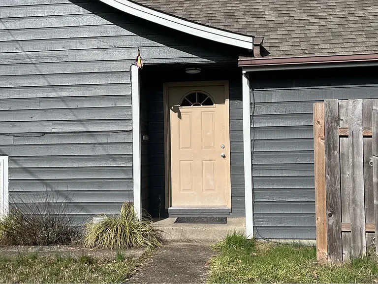 2305 NW Fillmore Ave — Photo 11