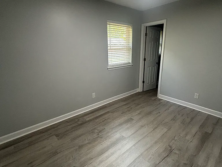 711 Argonne Ct — Photo 8