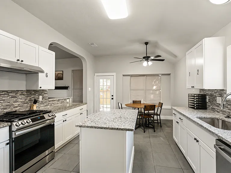 Gardenia Dr — Photo 5