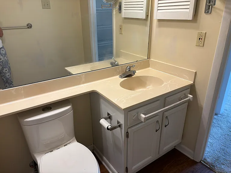 5001 Little River Rd #E-404 — Photo 16