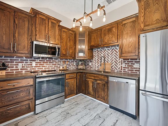 5th image of 1453 Hampton Rd