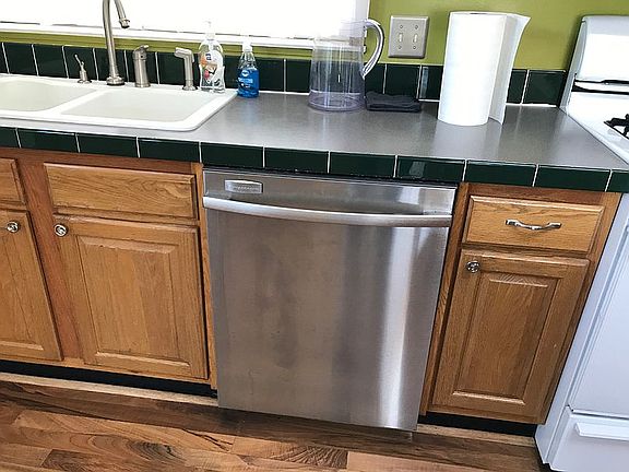 Like-new dishwasher