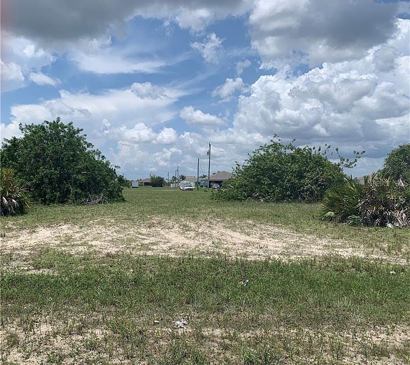 1st image of 1231 NE 40th Ter