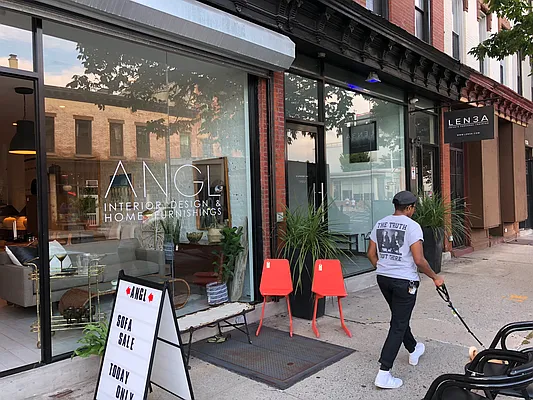 Sold by MNS | media 33