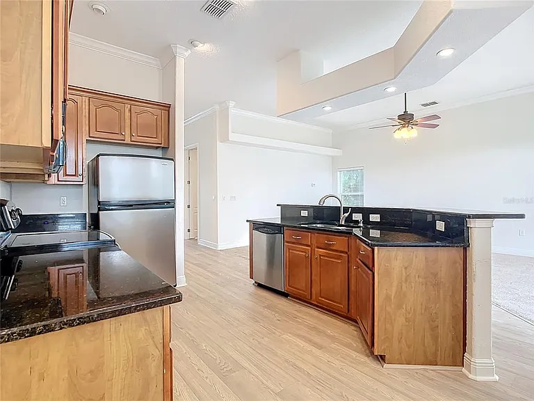 132 Orange Ave — Photo 10