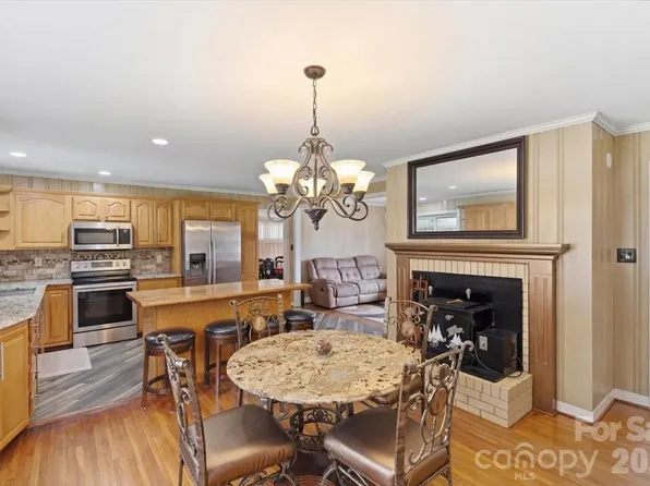 345 S Magnolia St, Mooresville, NC 28115