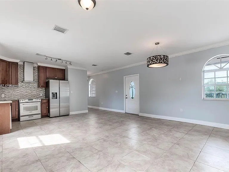 1695 SW 11th St #203 — Photo 5