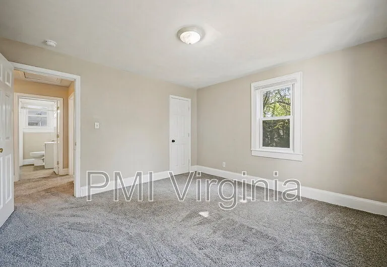1915 Lansing Ave — Photo 12