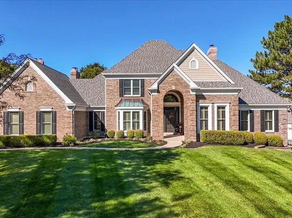 2105 Brook Hill Ridge Dr, Chesterfield, MO 63017