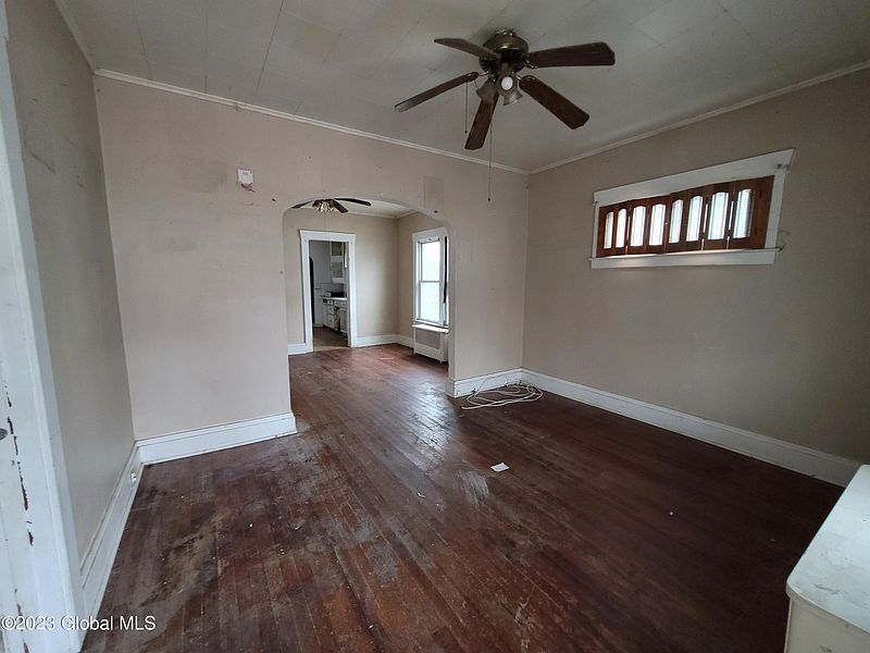 3rd image of 2315 Van Vranken Avenue