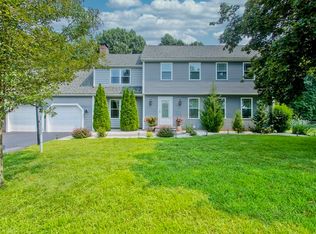 102 Glendale Rd, Agawam, MA 01001