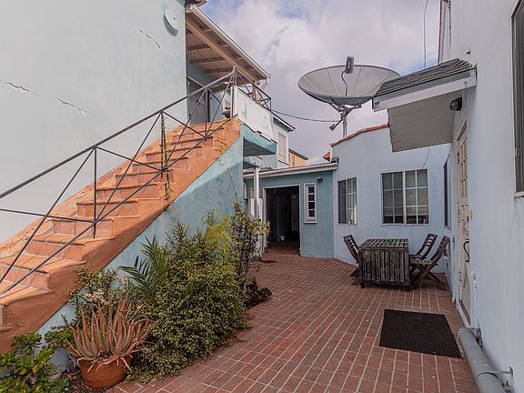 3rd image of 1219 California Ave APT B