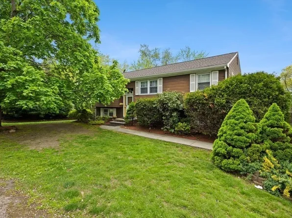 273 W Chestnut St, Brockton, MA 02301