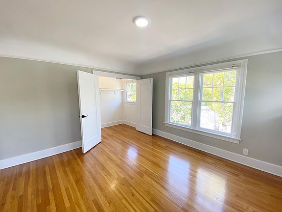 4th image of 246 N Kenwood St #1/2