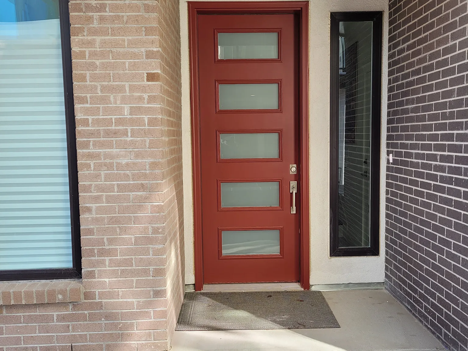 4 bed, 2151 sqft, $4,950 — Photo 2